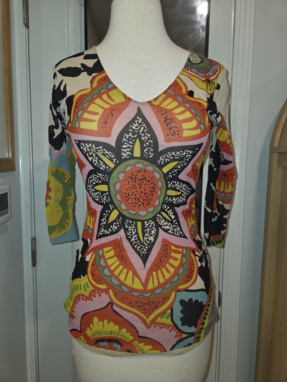 Floral-Print V-Neck Long Sleeve Tee in Multicolor
